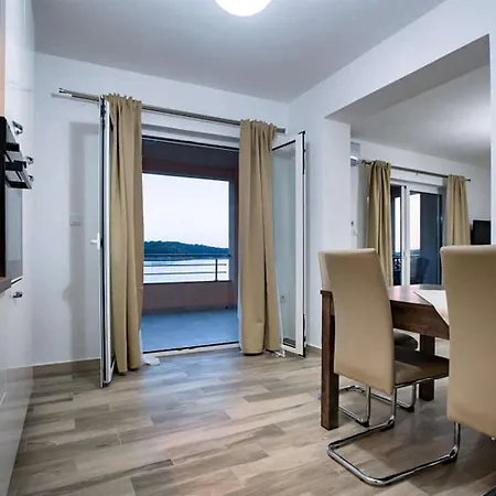 Apartment Ivana Supetarska Draga